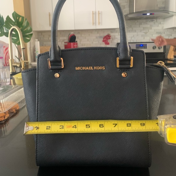 Black Michael Kors handbag - Picture 3 of 9